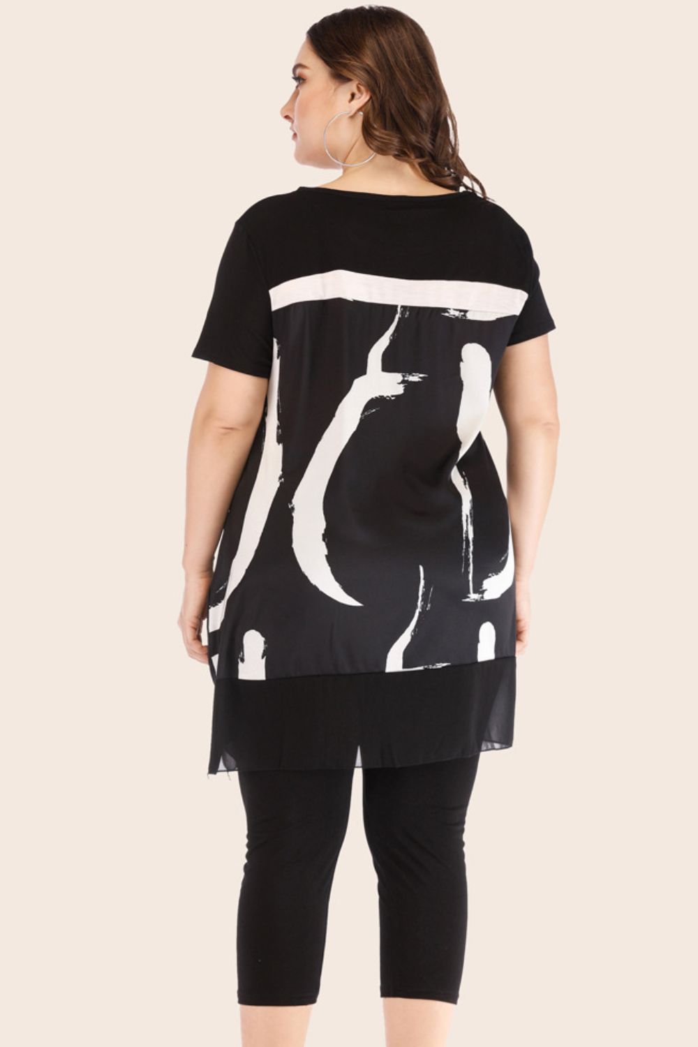 Contrast Spliced Mesh T-Shirt and Cropped Leggings Set